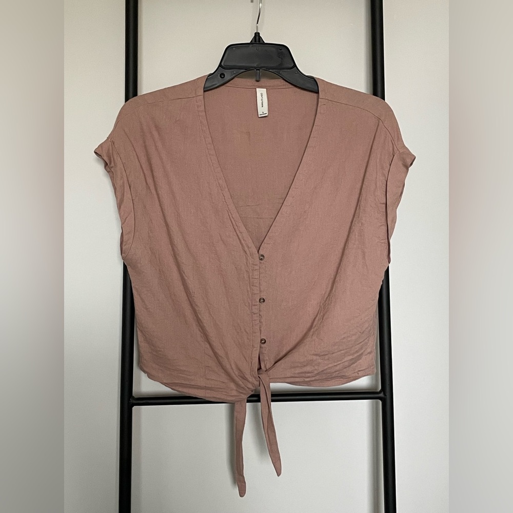 Gentle Fawn Blush Cropped Button Down Shirt